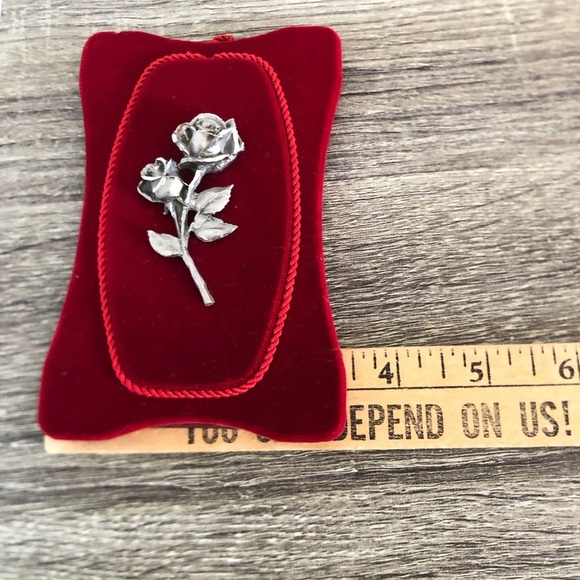 Vtg Italian Pewter Rose on Velvet Tabletop Decor - Picture 11 of 12